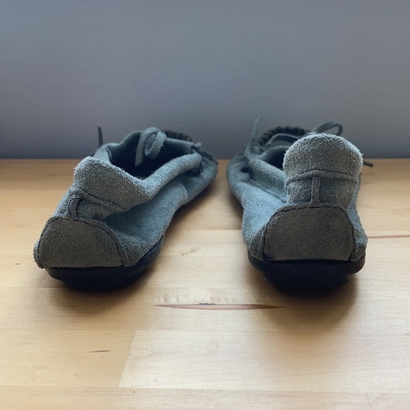Minnetonka gray-blue suede moccasins - size 6.5 - Picture 6 of 11